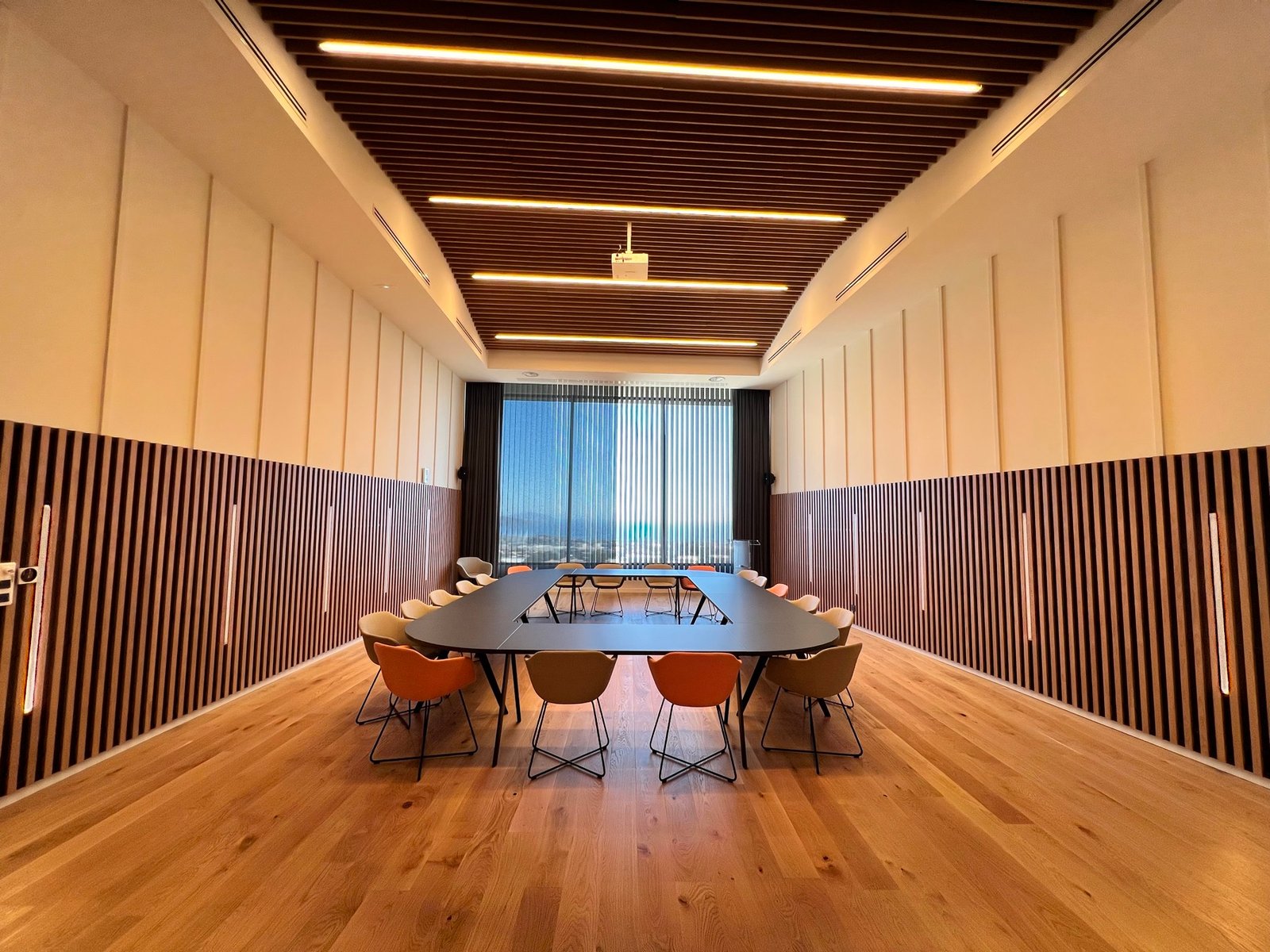 Création d'une salle de conférence haut de gamme – La Ciotat (13)